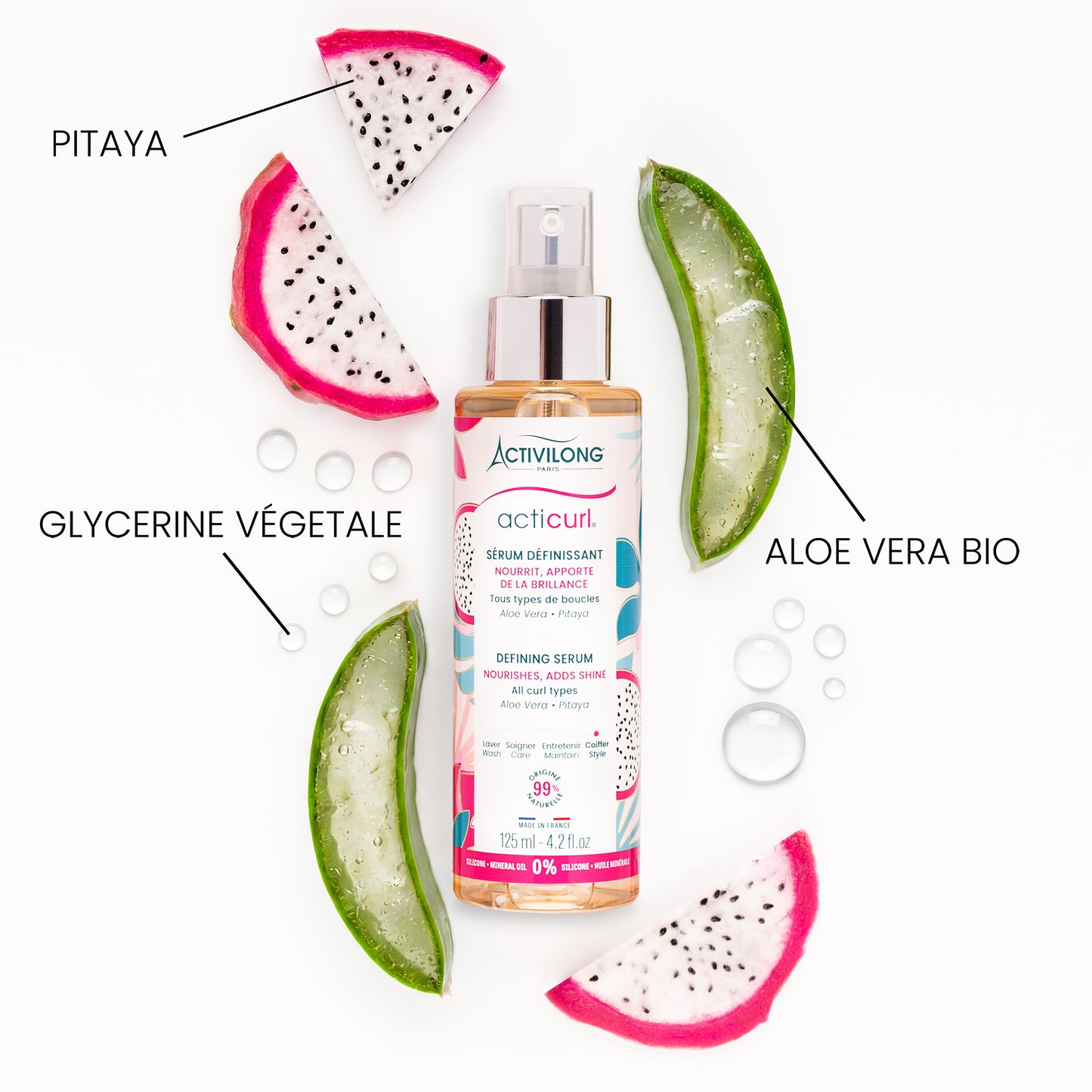 Visuel d'un Flacon du Sérum Définissant Acticurl entouré de ses actifs pitaya, glycérine végétale et aloe vera bio