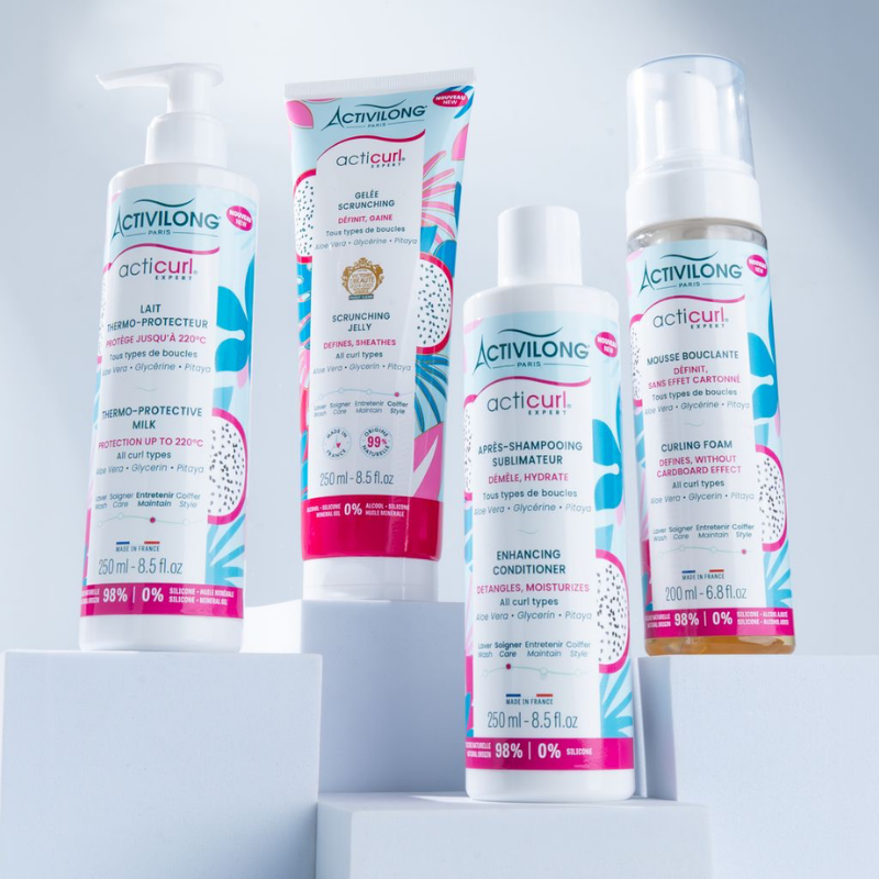Gamme Acticurl Expert présentée en routine complète pour cheveux bouclés, frisés et ondulés sur présentoirs