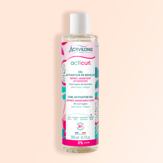 Packshot Gel Activateur de Boucles Acticurl, flacon transparent sur fond beige