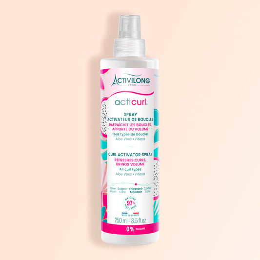 Packshot du Spray Activateur de Boucles Acticurl, flacon avec spray, fond beige