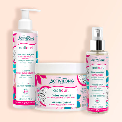 Packshot des 3 produits composants le Trio Curl Definition Acticurl sur fond crème 