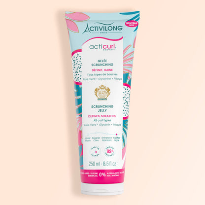 Packshot Tube de la Gelée Scrunching Acticurl Expert 250 ml sur fond crème
